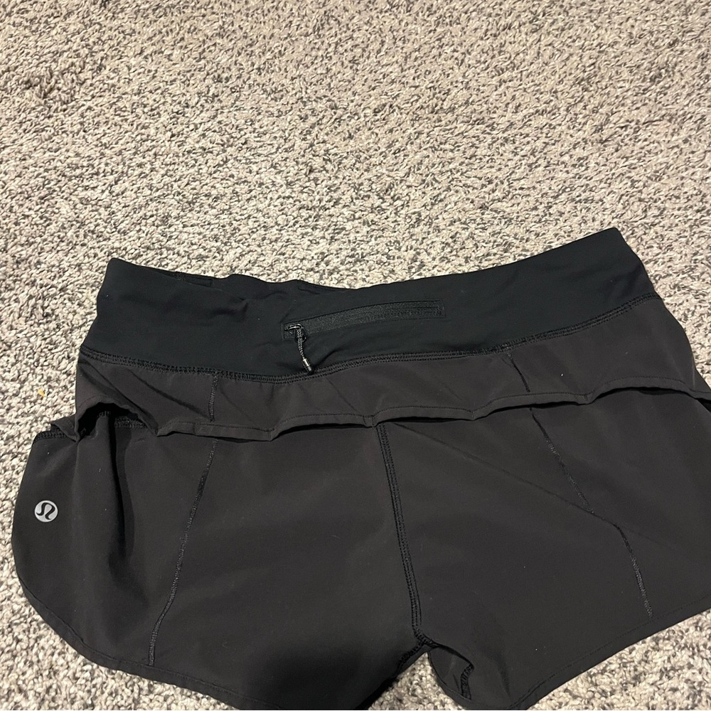 Black lululemon shorts size 6 speed ups low rise